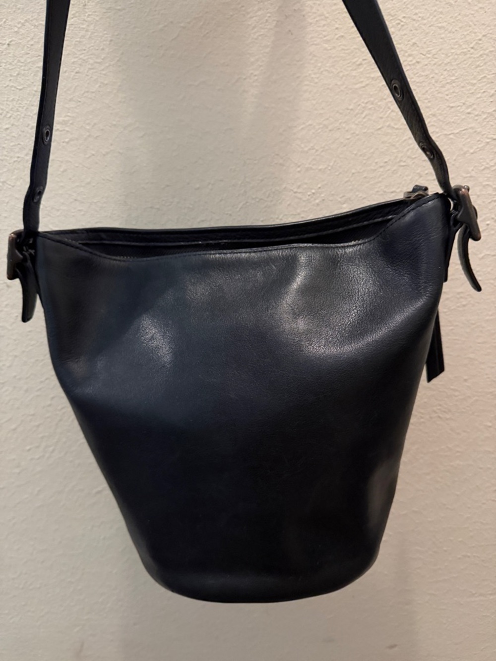 Vintage Coach Black Leather Bucket Bag - Picture 2 of 12